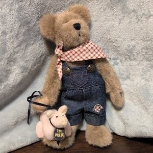 Boyds Bear "Cooper Whiskabibble PlushTeddy Bear with Denim Overall and Pink Pig